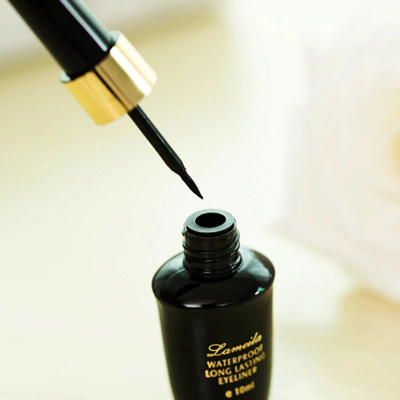 eyeliner noir ultra fin